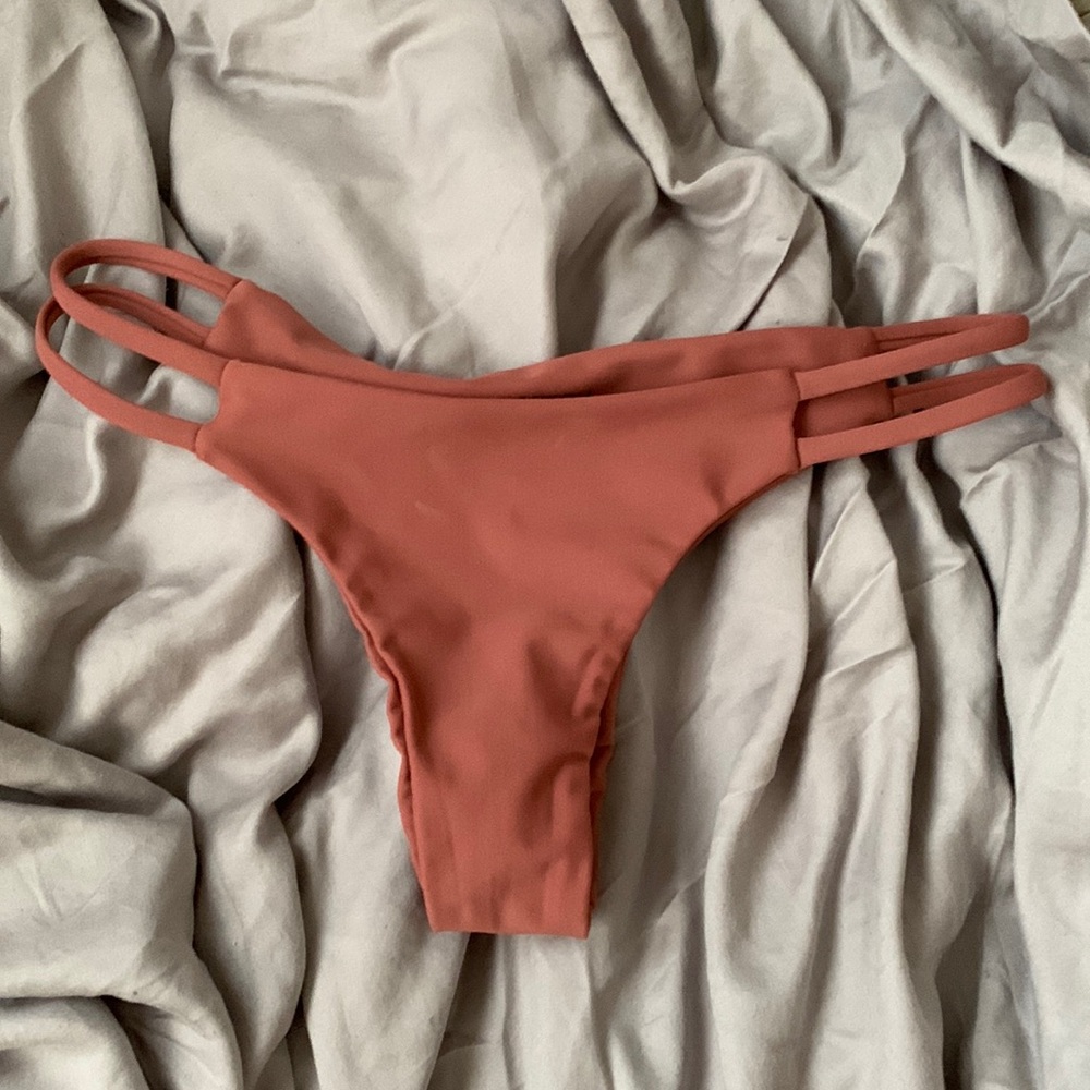 Mikoh bottoms size L